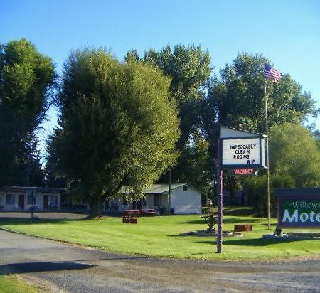 The Willows Motel Wilbur Exterior photo